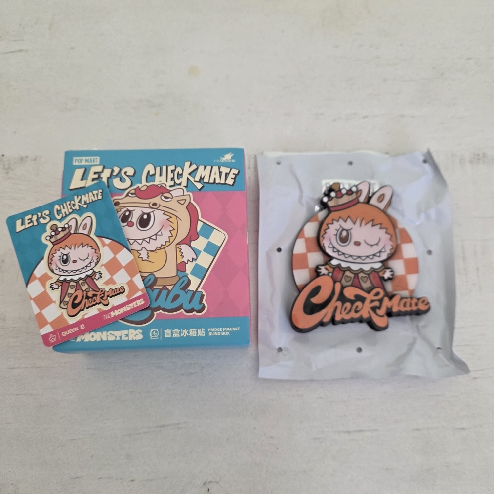 🧡Authentic Pop Mart, The Monsters Let's Checkmate Fridge Magnet, Queen